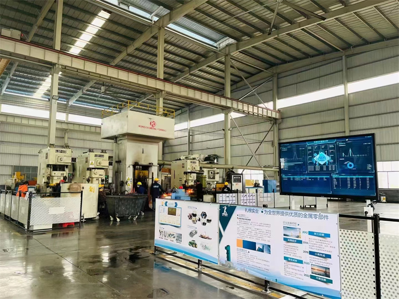 鍛造車間：又新增1000噸生產(chǎn)線設備